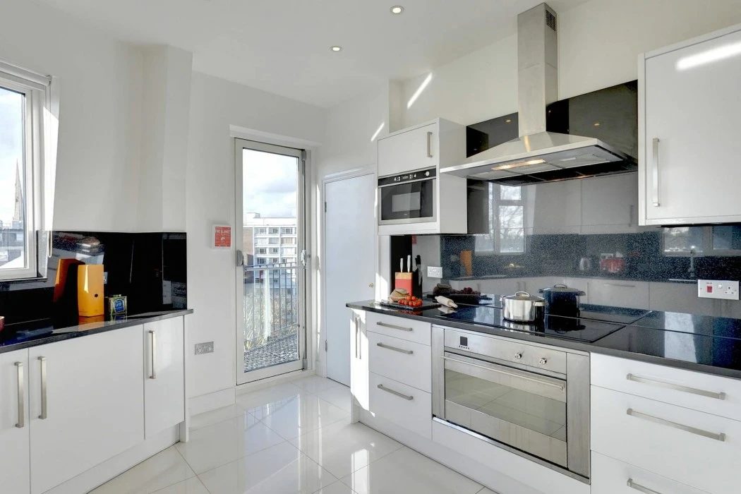 Photo - Fountain House Apartments - Hyde Park, London