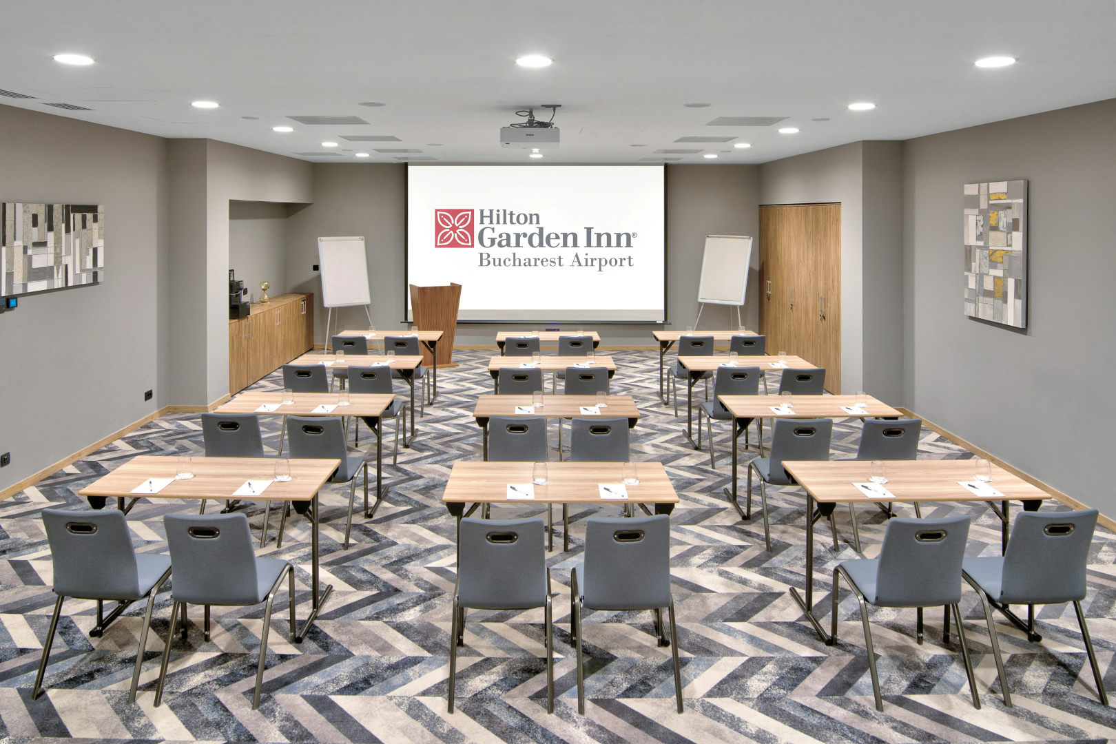Photo - Hilton Garden Inn Bucharest Airport
