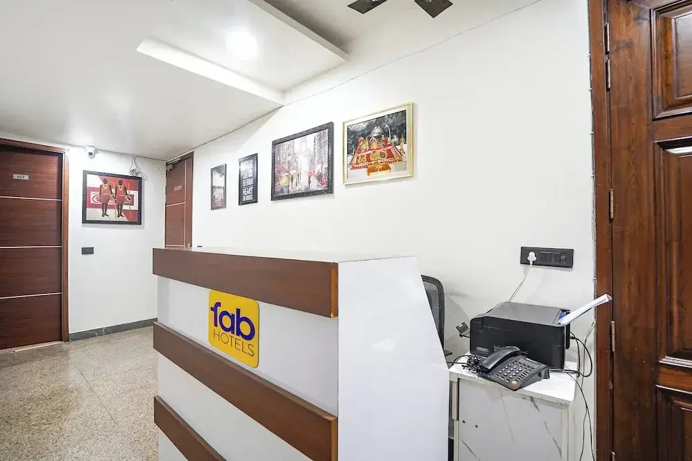 Foto - FabHotel Golden Eye Inn - Nehru Place Market