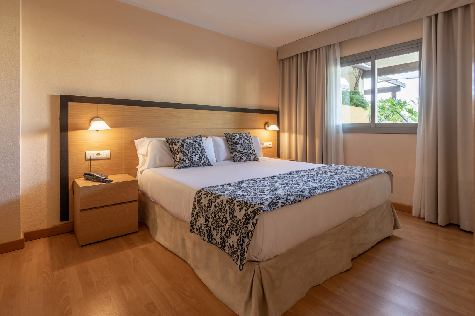 Photo - Zafiro Tropic