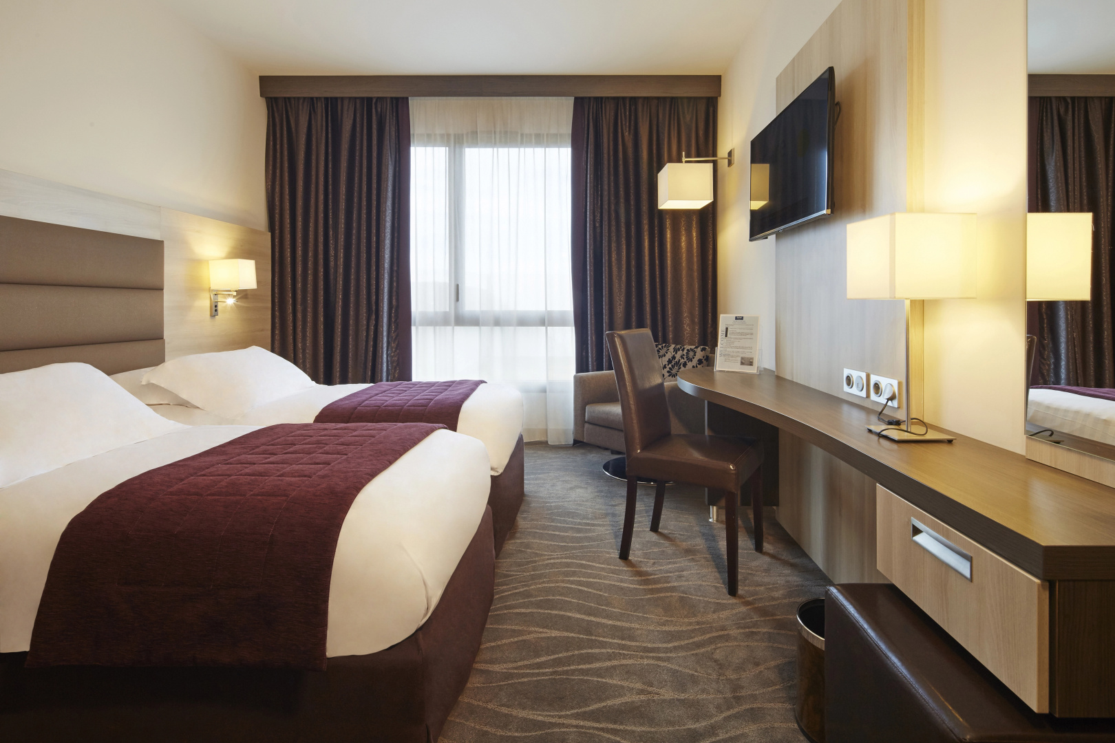 Foto - Kyriad Prestige Lyon Est - Saint Priest Eurexpo Hotel and Spa