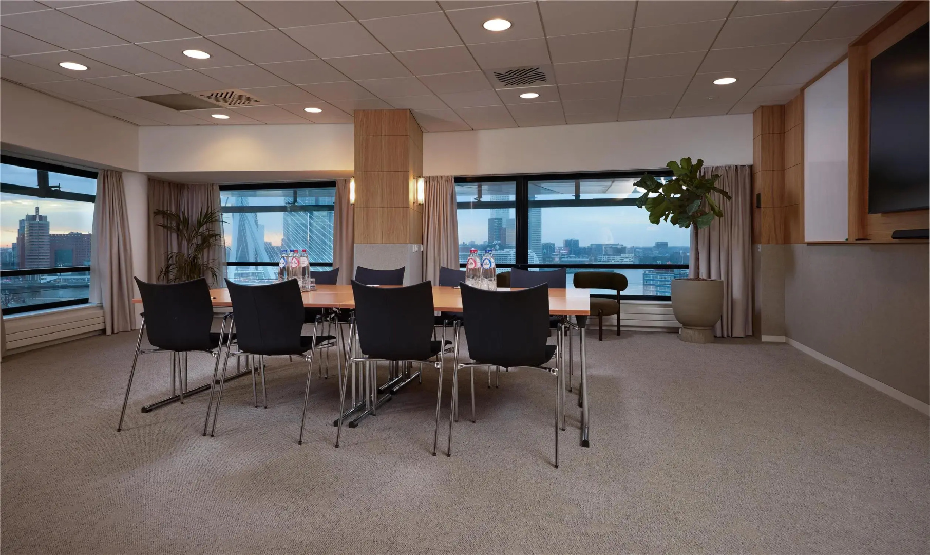 Foto - DoubleTree by Hilton Rotterdam Centre Hotel