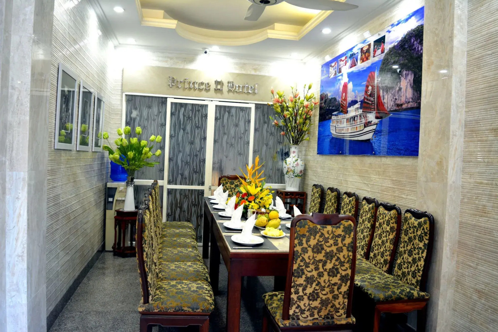 Photo - Prince II Hotel