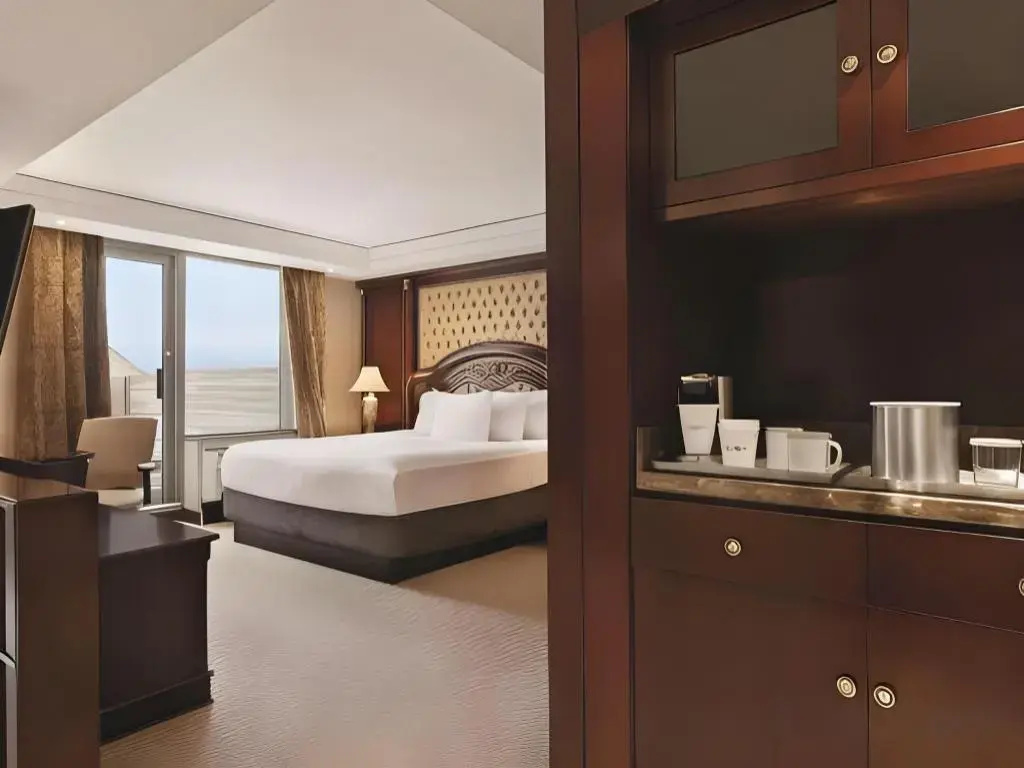 Photo - Radisson Hotel Toronto Airport West