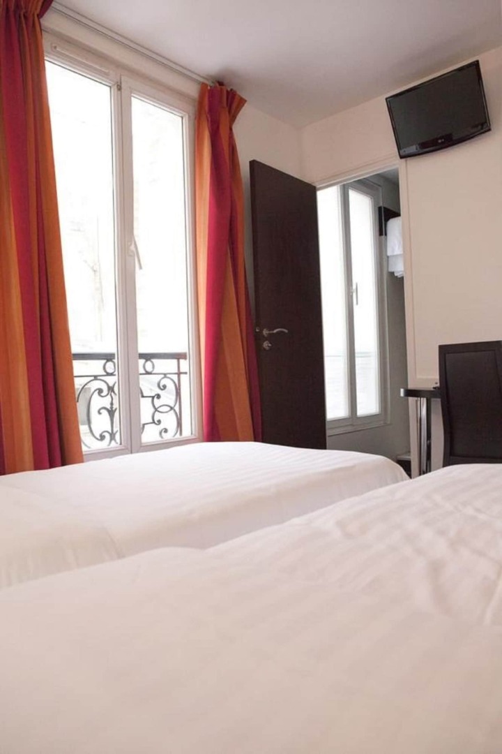 Photo - Royal Wagram