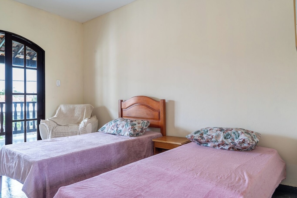 Casa Pet Friendly c Churrasqueira a 120m da Praia