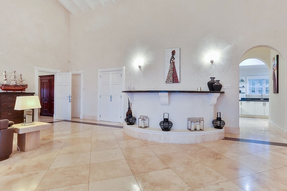 Cayman Villa - Contemporary 3 bedroom Villa with Stunning Ocean Views 3 Villa by RedAwning
