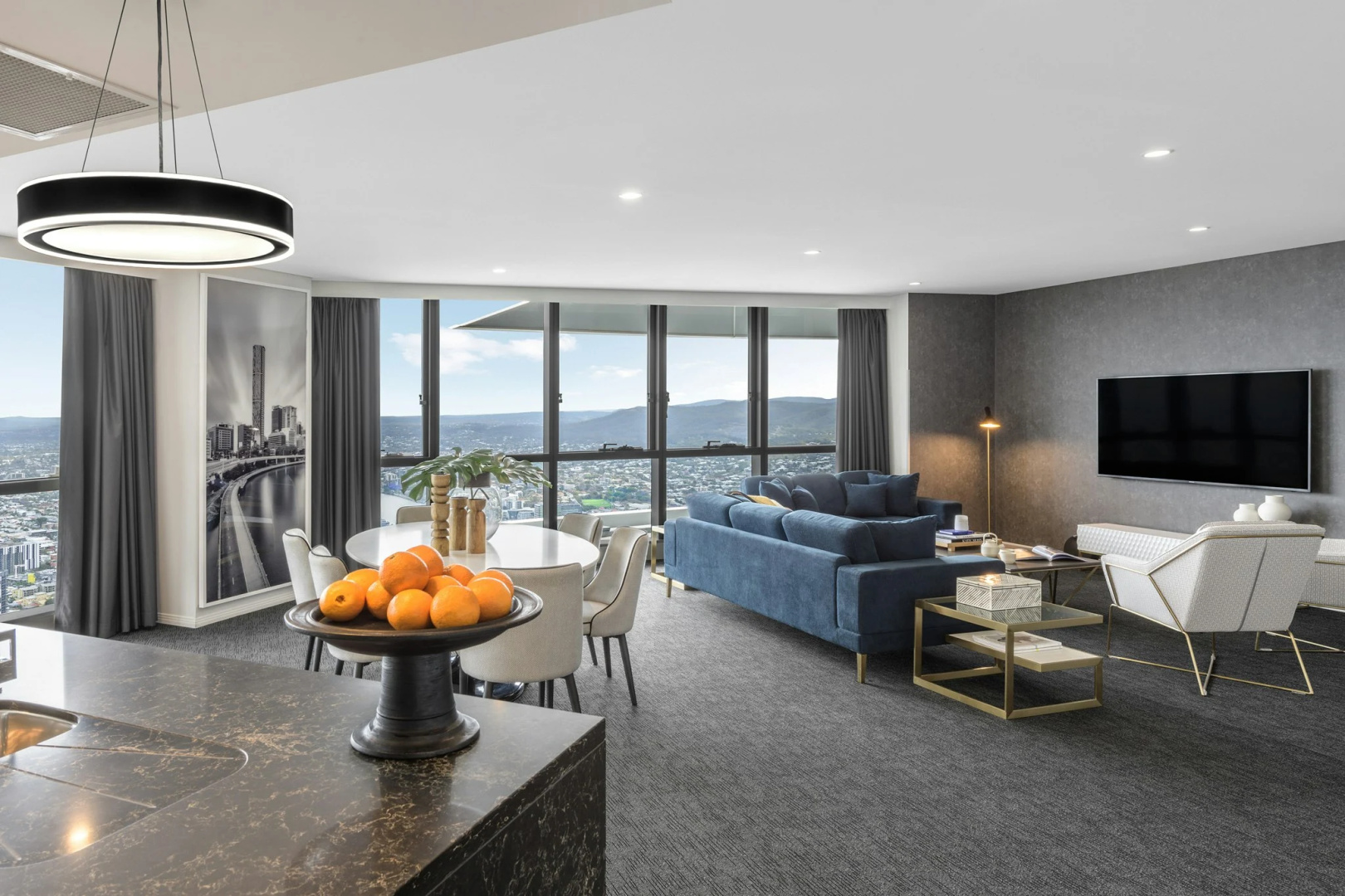 Photo - Meriton Suites Herschel Street, Brisbane
