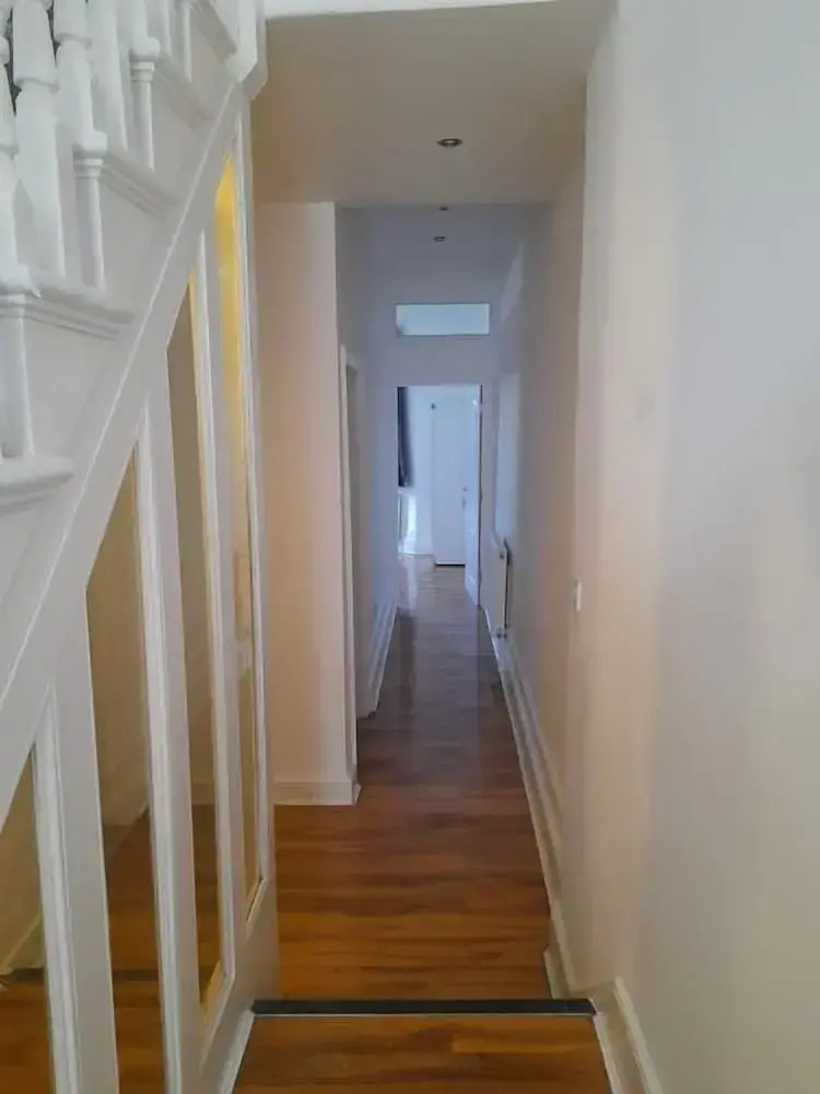 Photo - Rayan's Lodge Stratford London by OYO