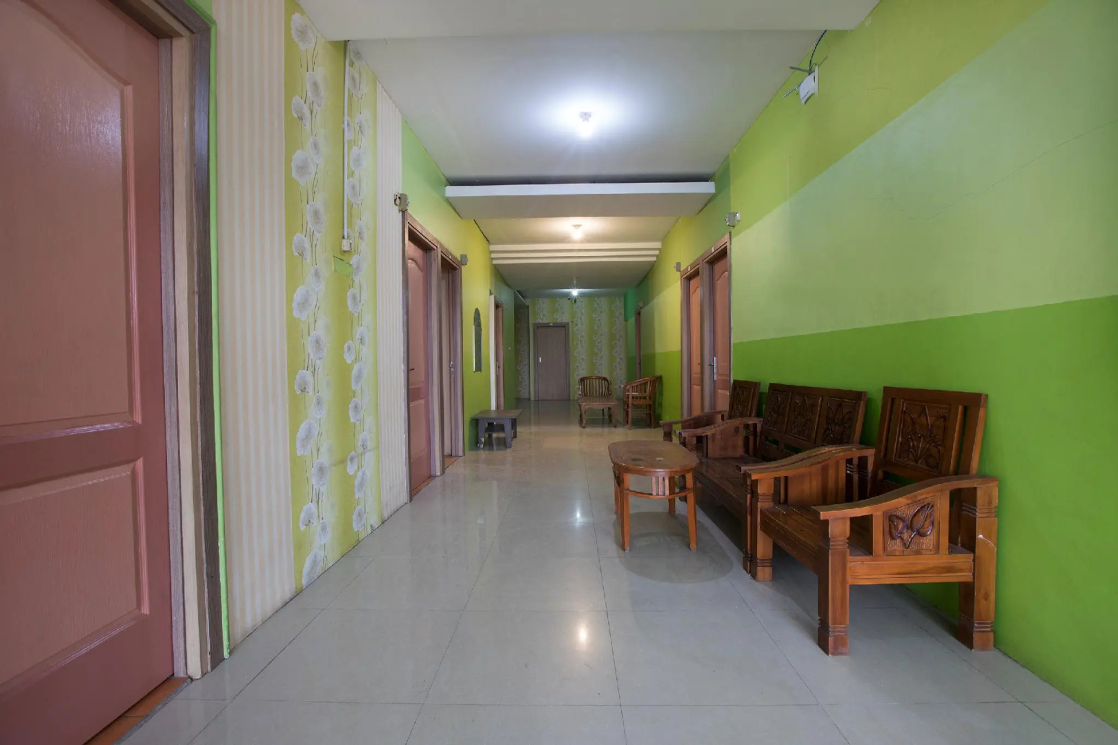 Foto - Hotel O near Summarecon Mall Serpong formerly Gemilang Guesthouse