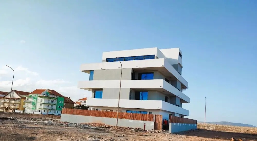 Joli Beach House - Charming Ground Floor T0 Suite