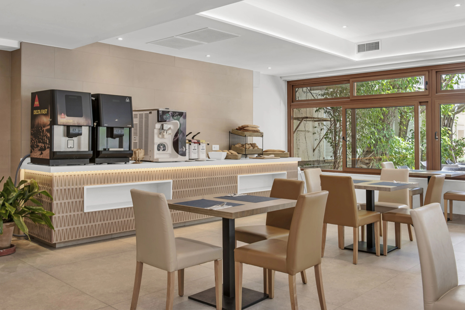 Photo - Hotel Castell dels Hams