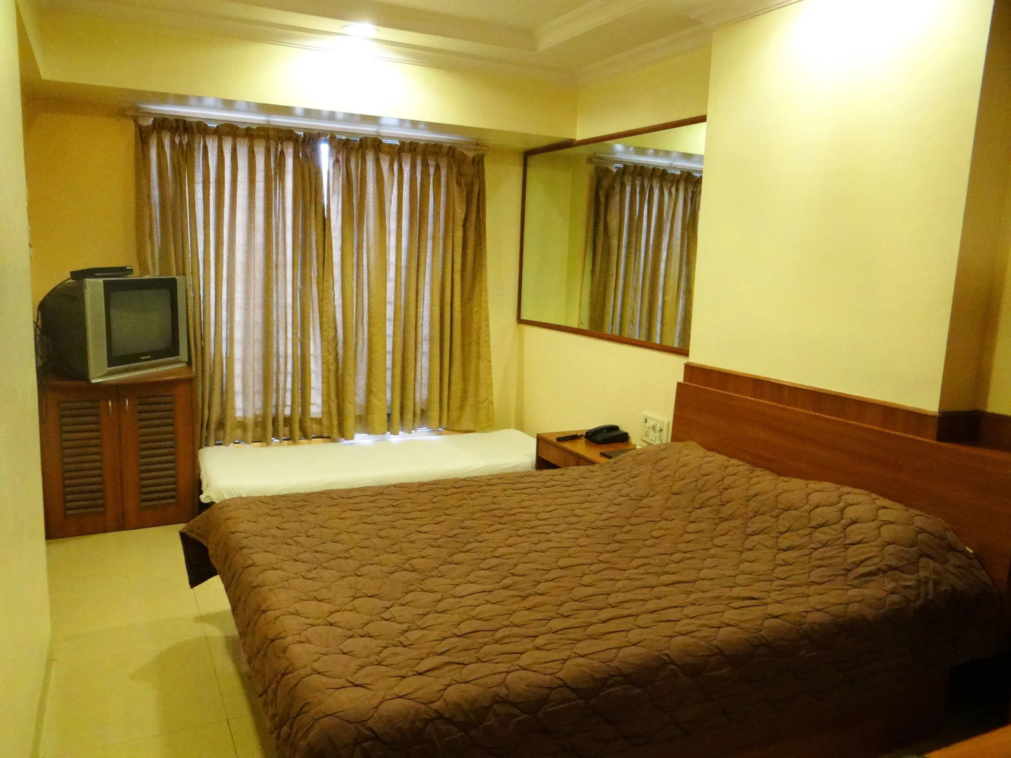 Photo - Hotel Lucky Goregaon