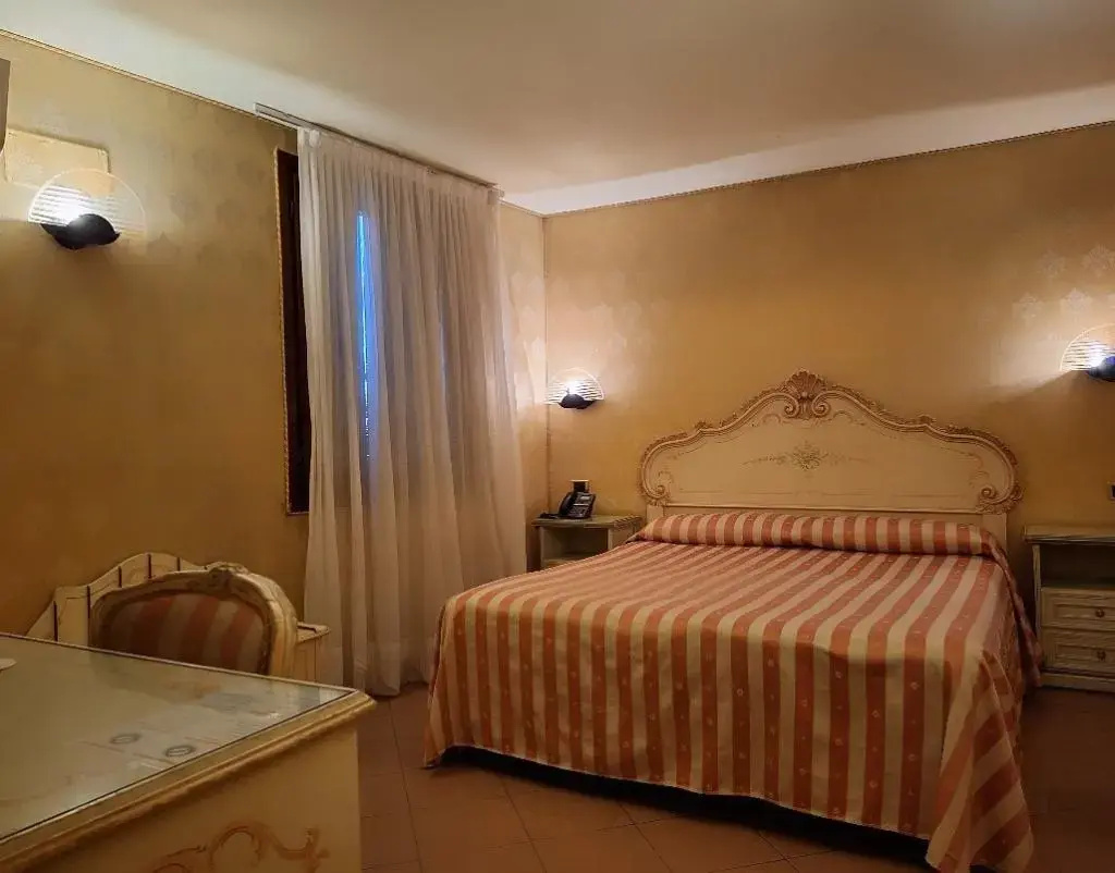 Photo - Hotel Lux