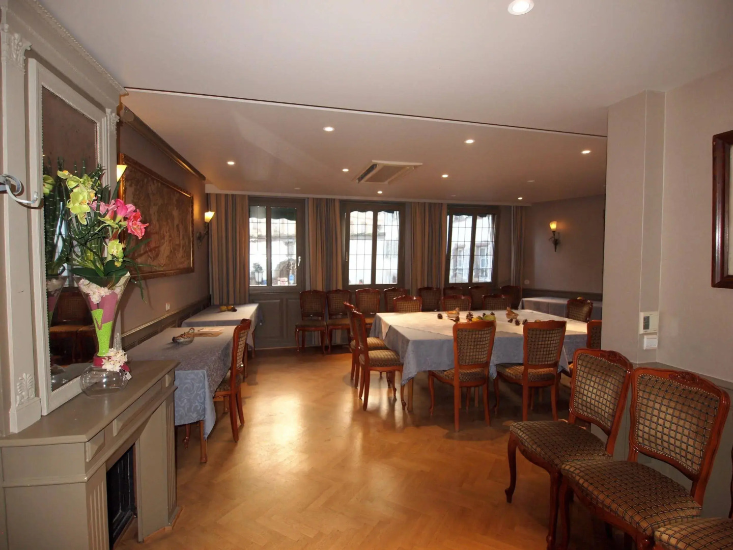 Foto - Logis Hôtel Restaurant Au Cerf d'Or