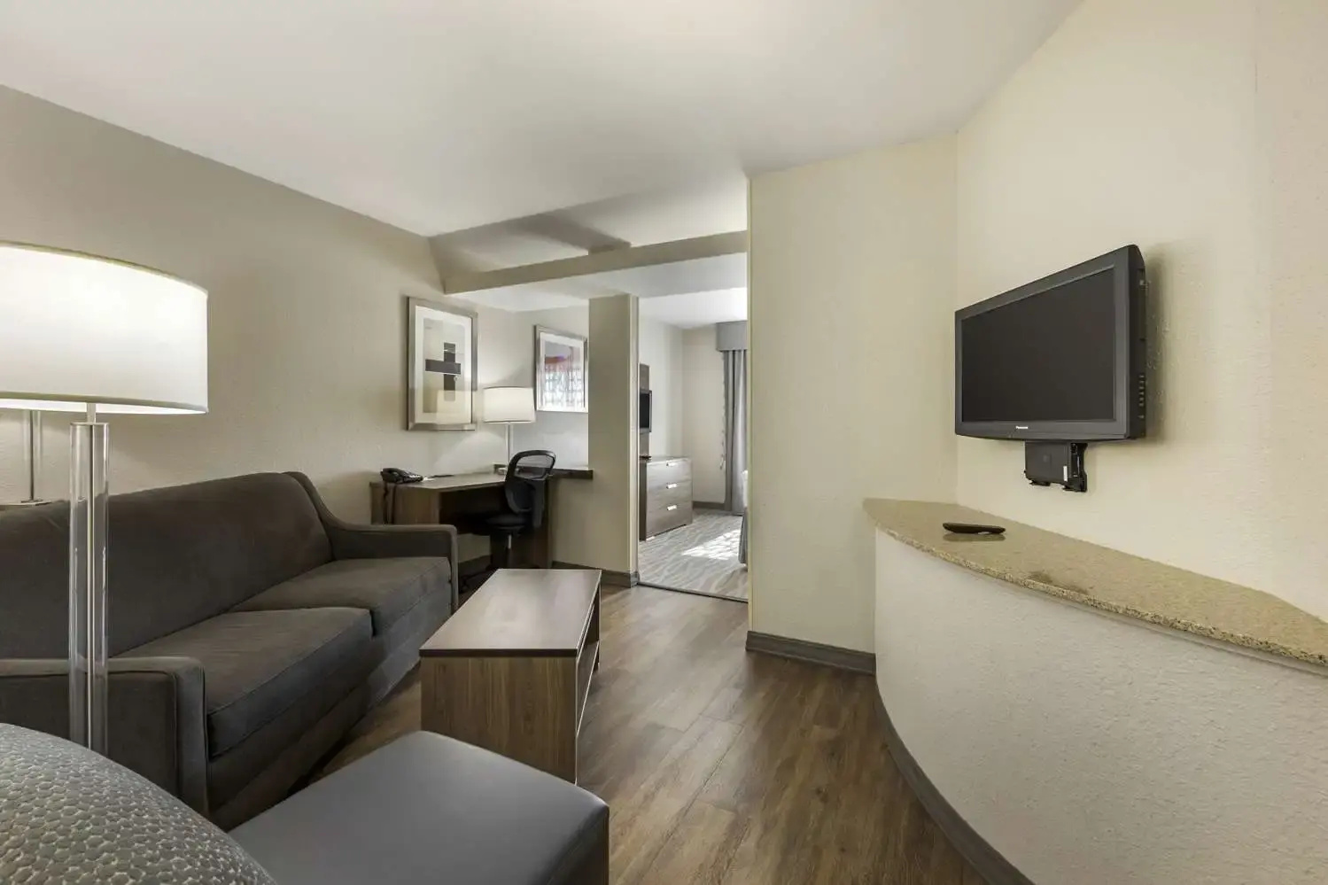 Photo - Best Western Plus Nashville Airport Hotel - BNA