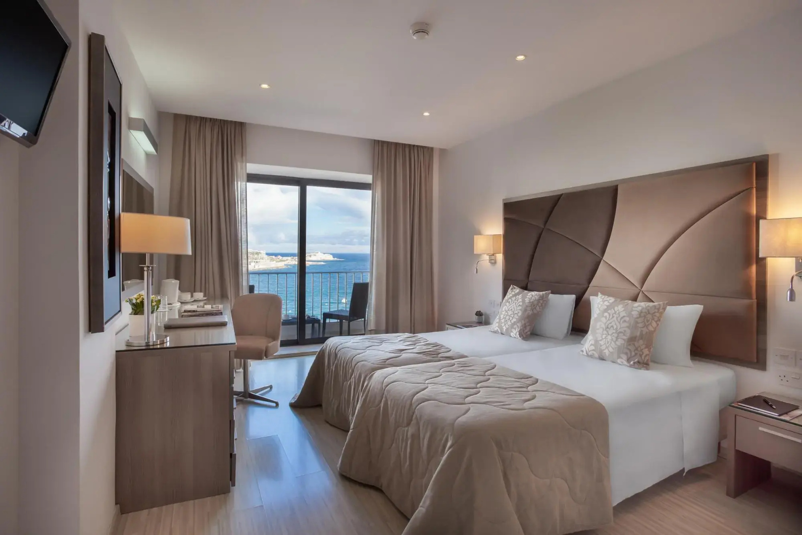 Photo - Plaza Regency Hotels