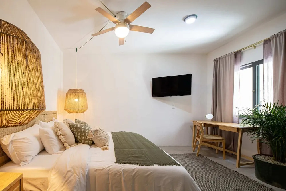 Photo - Sleeps 9, Outdoor Space, PingPong Table, in Villa