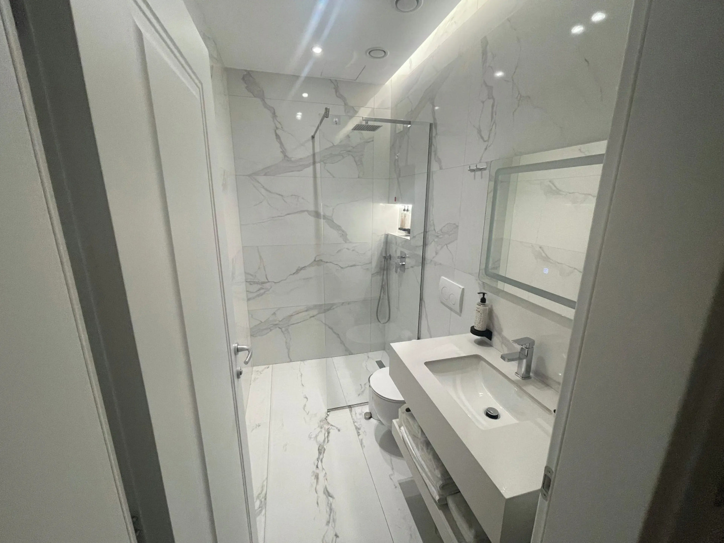 Photo - Seaside Hotel