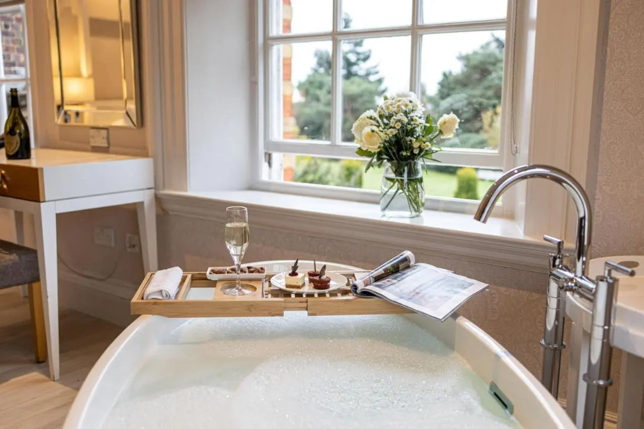 Photo - Barnett Hill - Luxury Hotel