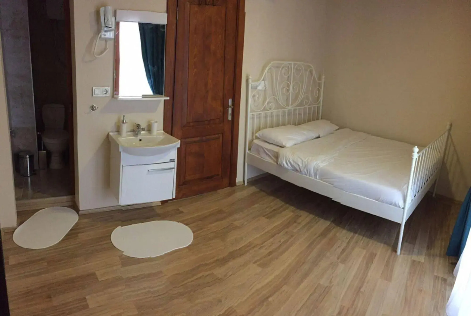 Photo - Cheers Midtown Hostel