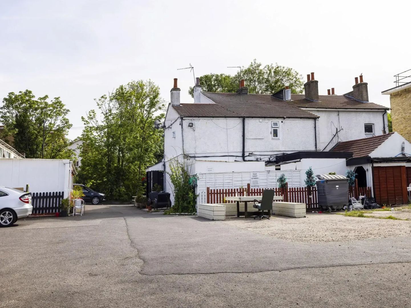Photo - Old Oak Tree Inn