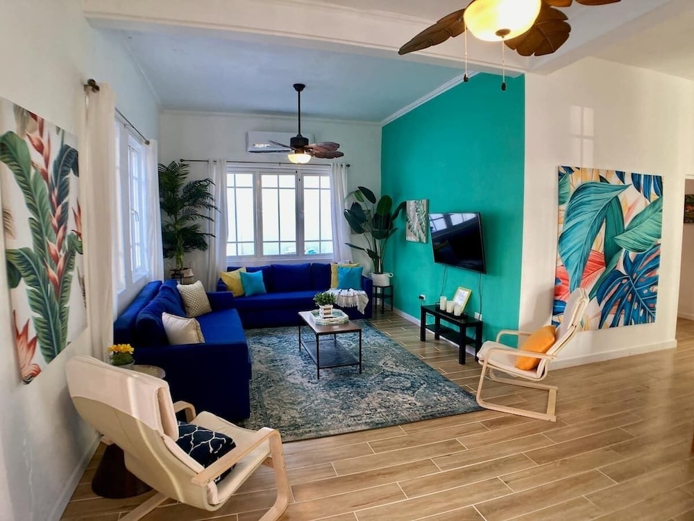 Casa Blanca in the Heart of Miramar