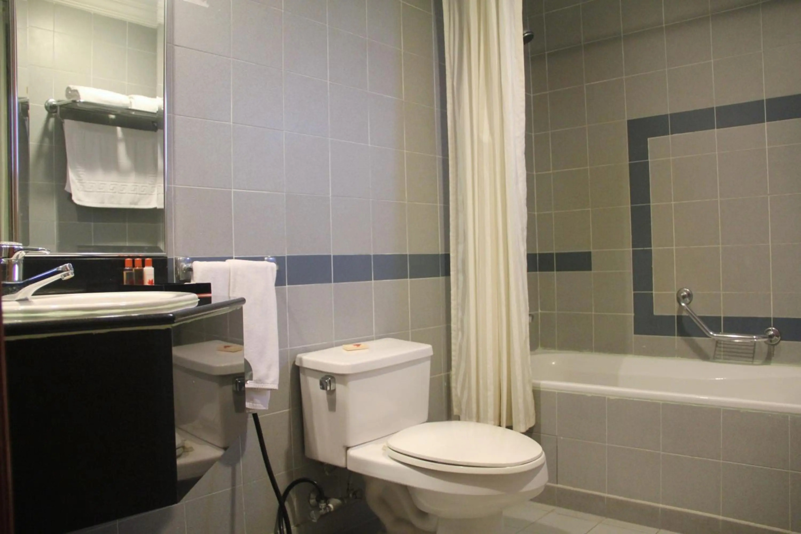 Photo - The Maple Suite