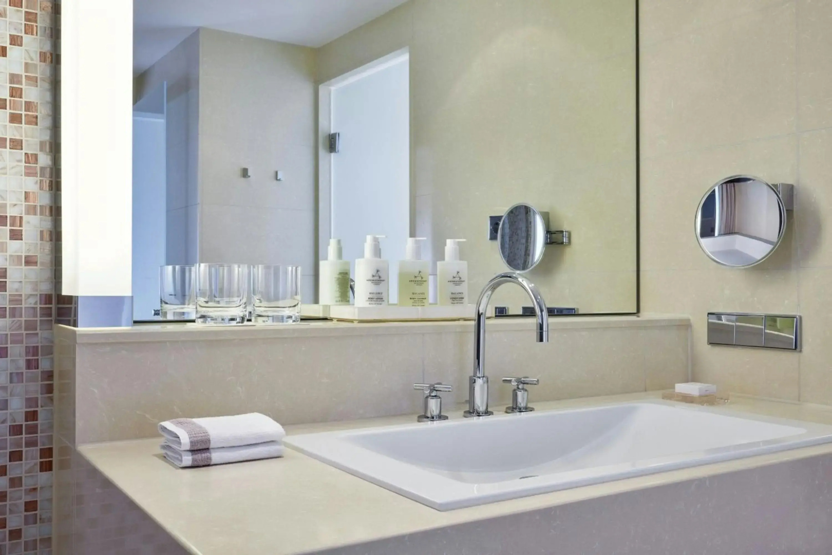 Photo - JW Marriott Hotel Frankfurt