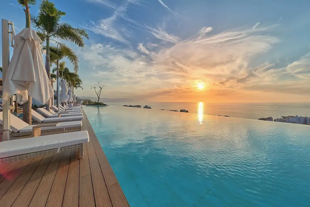 Foto - Maxwell Collection Romantic Zone