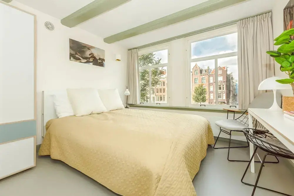 Photo - The Red Ox - Super Central Canal View Rooms