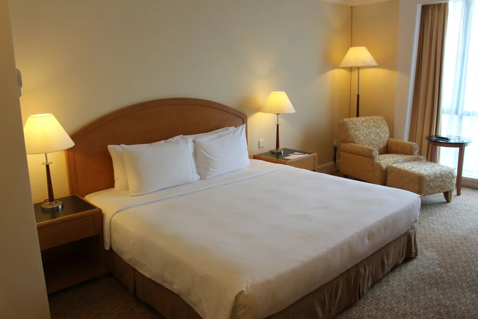 Photo - Moana Surfrider, A Westin Resort & Spa, Waikiki Beach