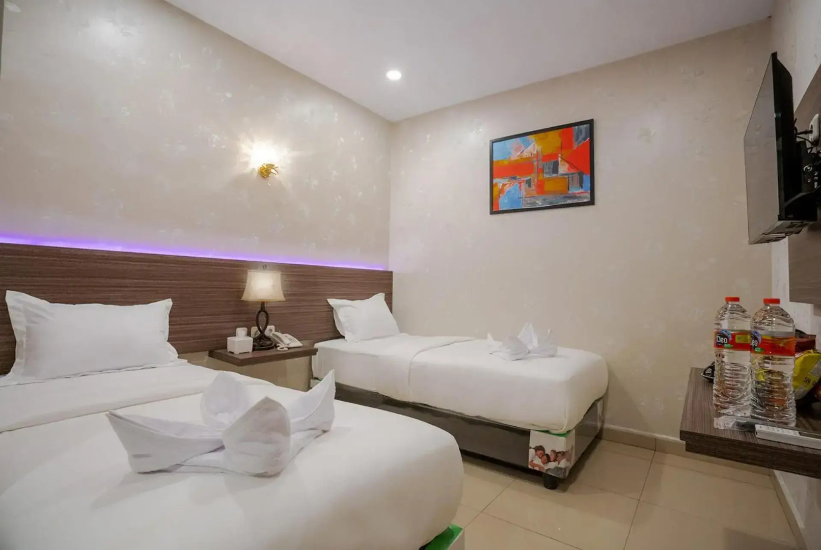 Photo - De'Tonga Hotel