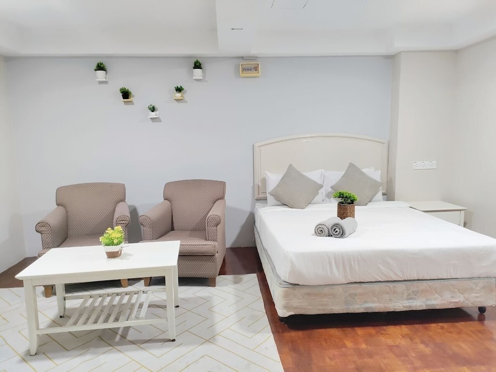 Star Regency by Plush