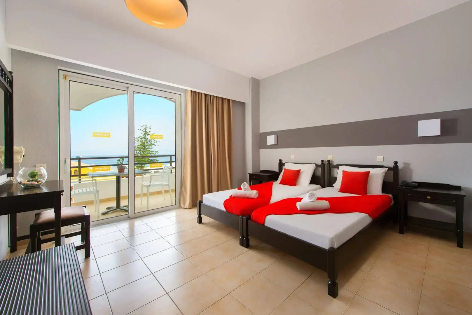 Photo - Sunny Days Hotel