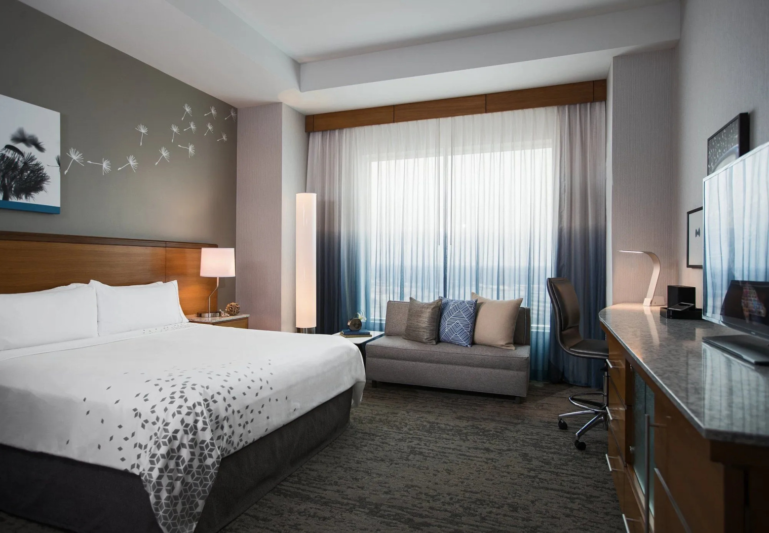 Photo - Renaissance Schaumburg Convention Center Hotel