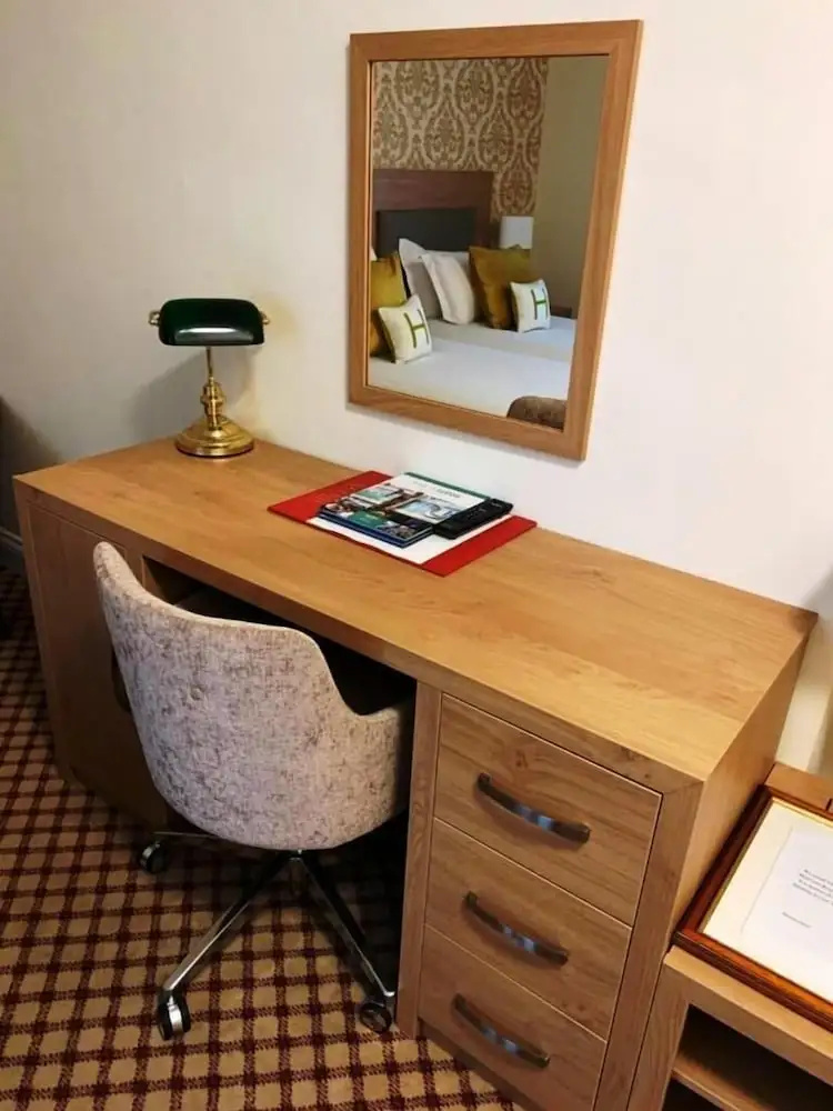 Photo - Haley's Hotel