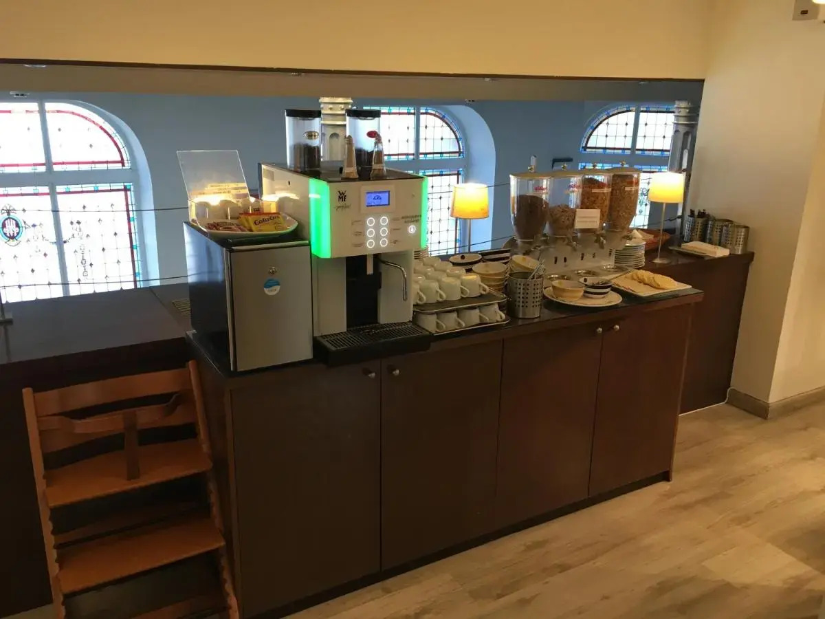 Photo - Abba Santander