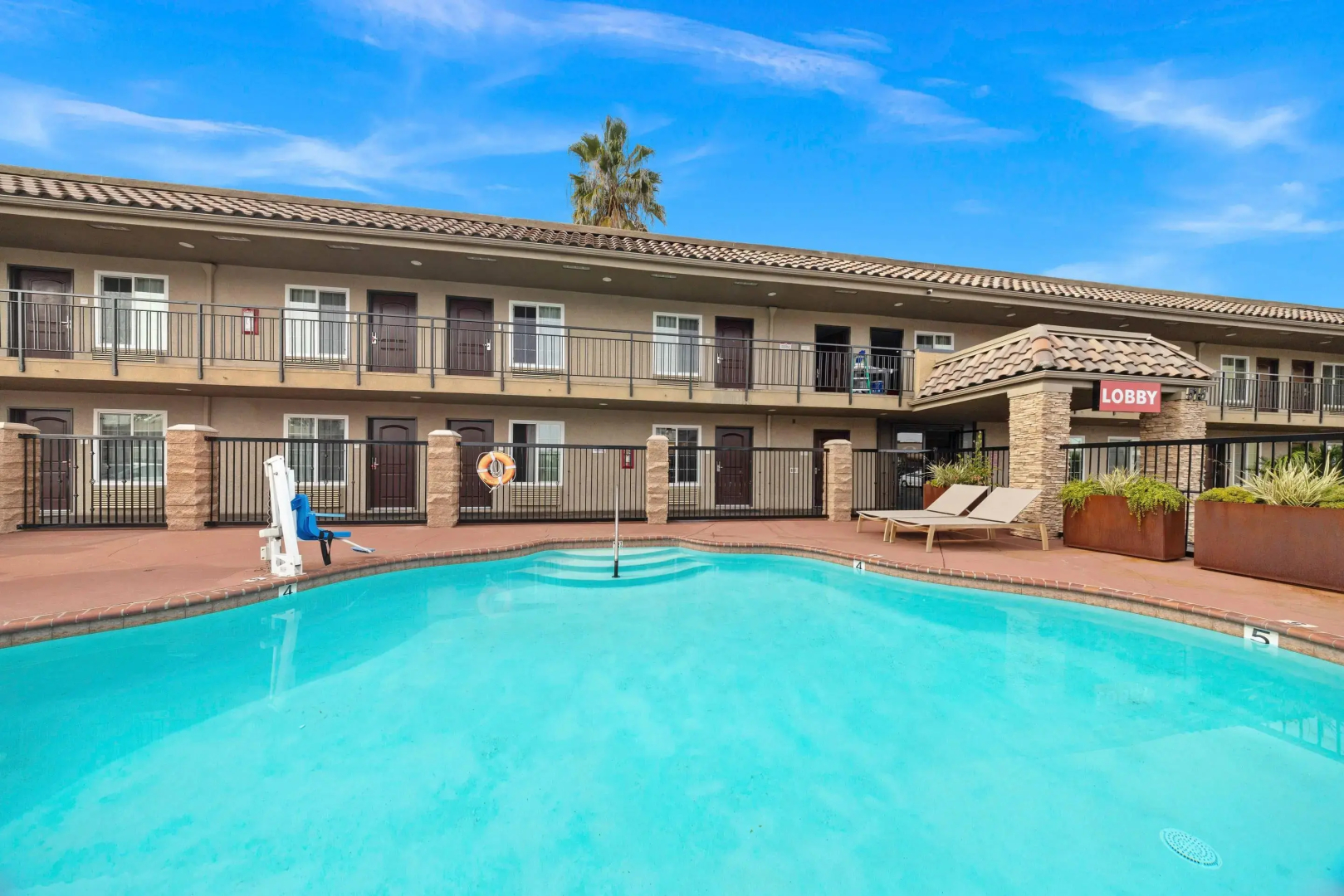 Photo - Econo Lodge Inn & Suites Escondido Downtown