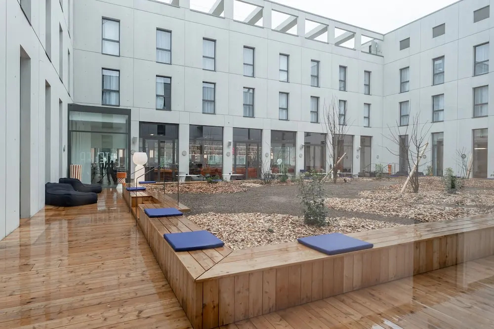 Photo - The Ruck Hotel