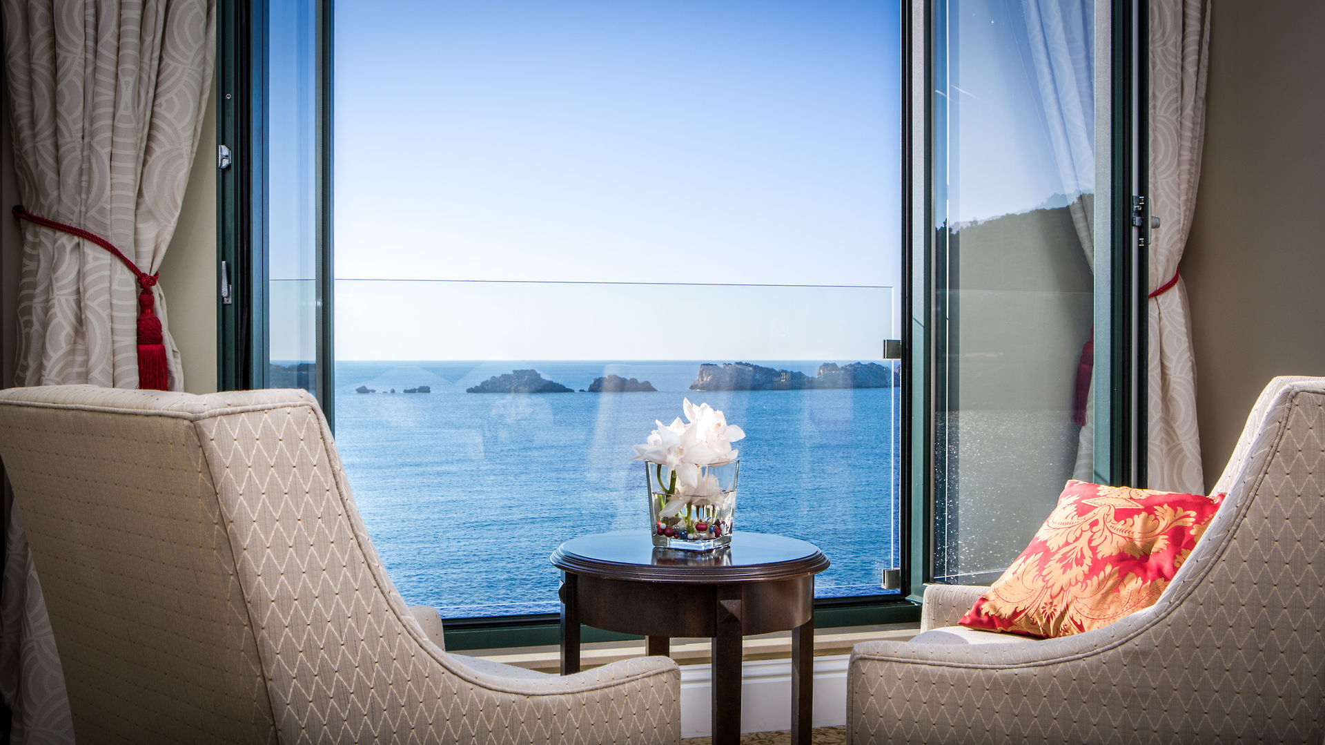 Photo - Royal Princess Hotel