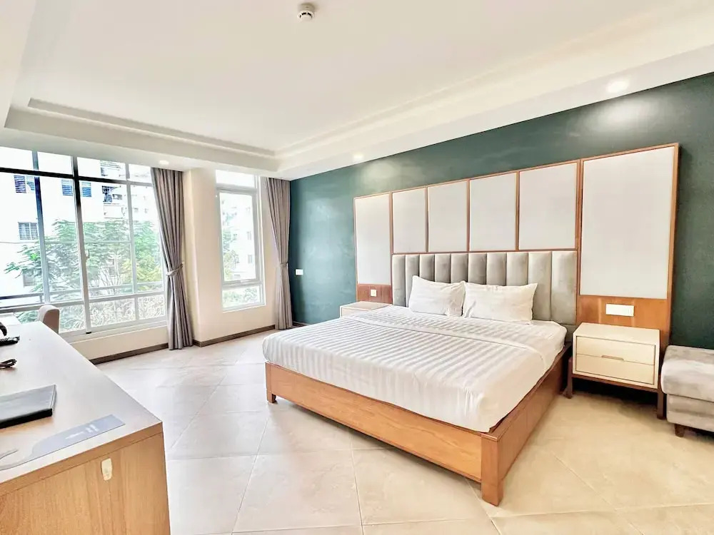 Photo - LAGUNA Premier