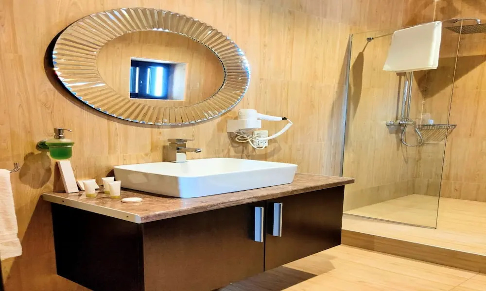 Photo - The Cabin Hotel