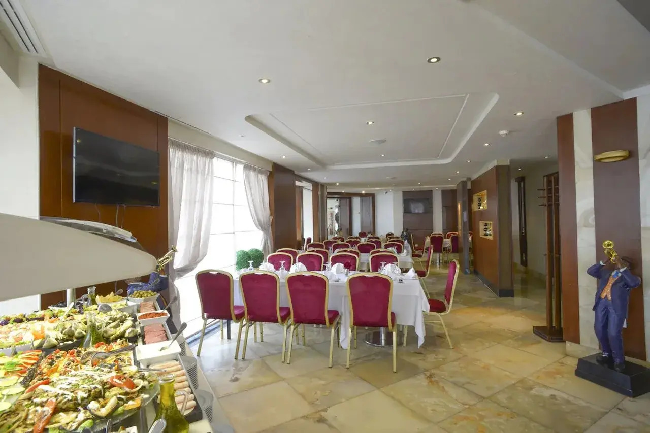 Photo - The Penthouse Suites Hotel