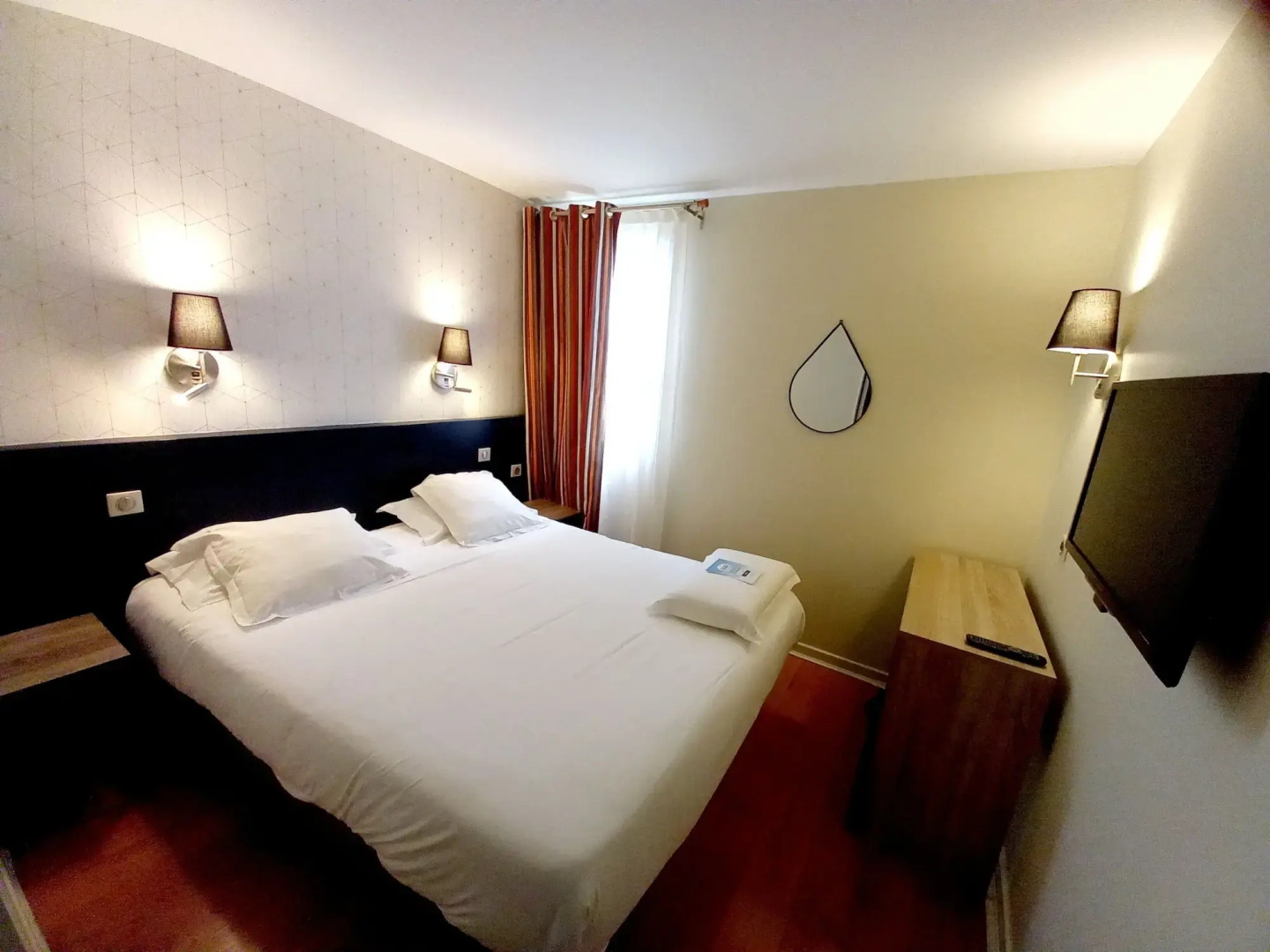 Foto - Brit Hotel Confort Nîmes Ouest - A9 sortie 25