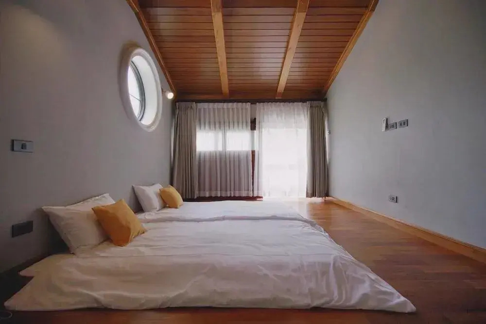 Foto - Yellow Pillow village