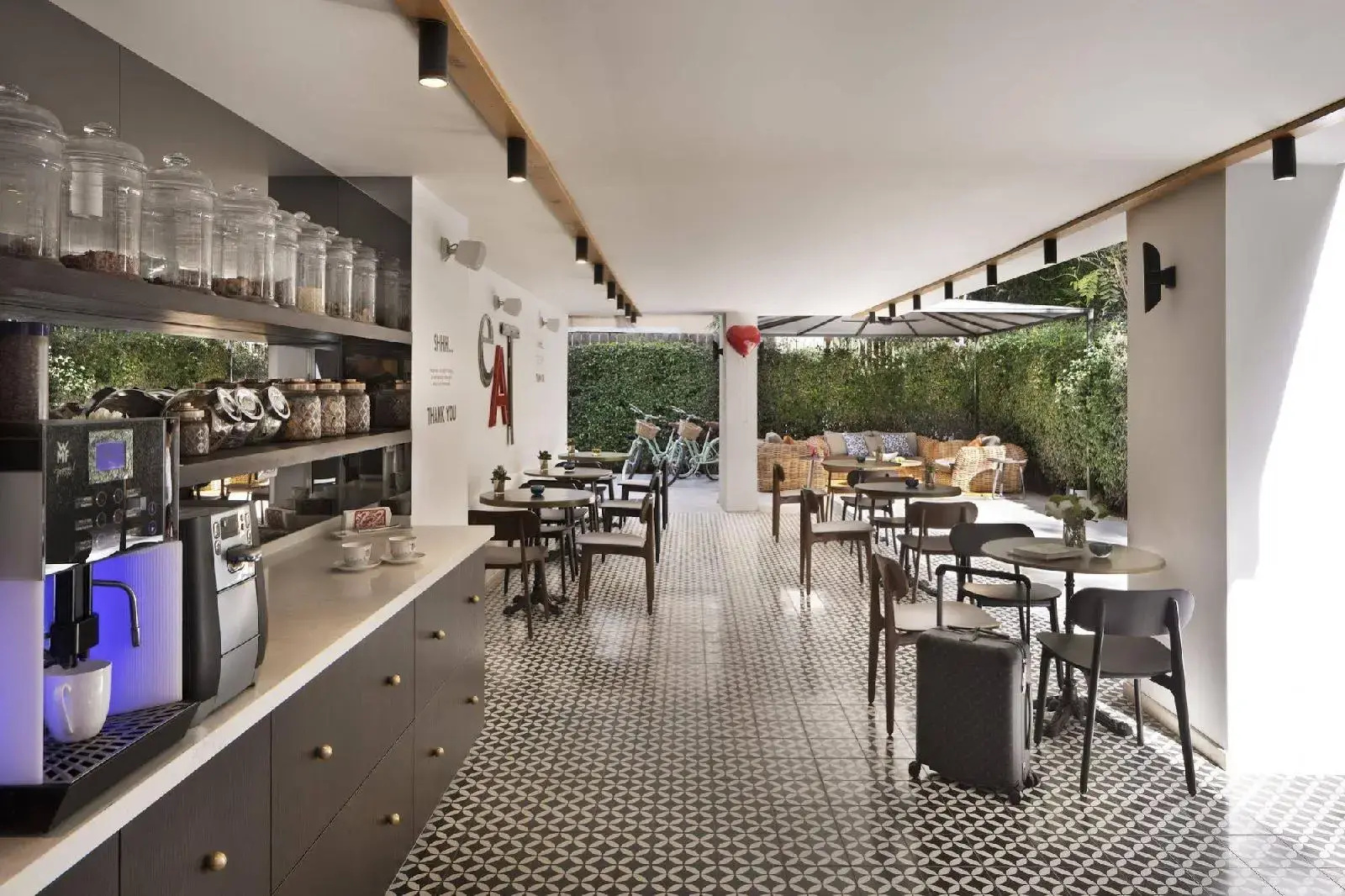 Photo - Jacob Shenkin Hotel