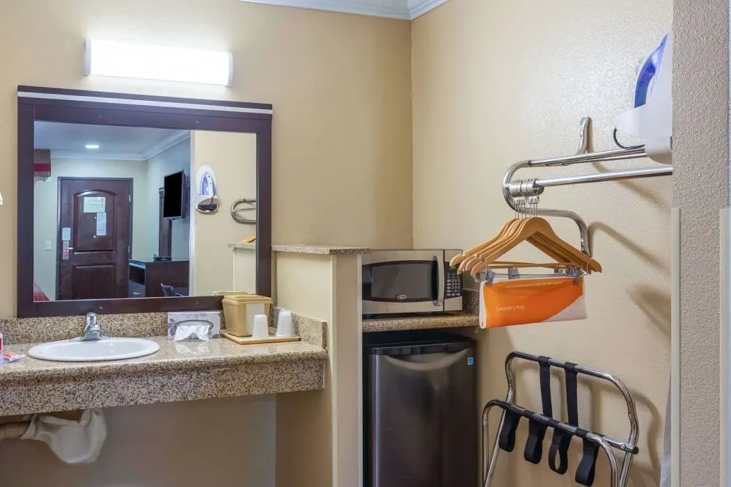 Photo - Econo Lodge Inn & Suites Escondido Downtown