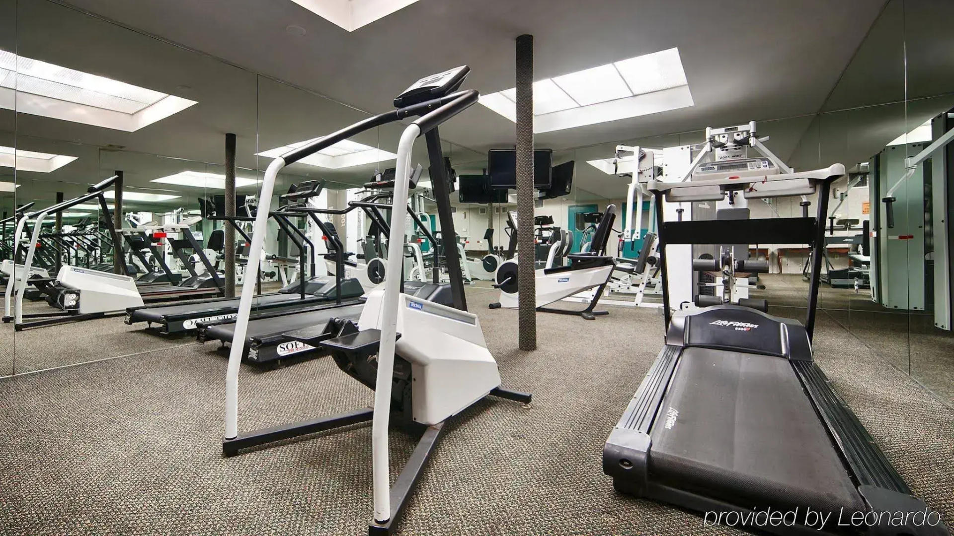 Photo - SureStay Plus by Best Western Woodbury Inn