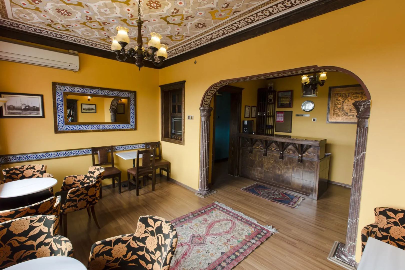Photo - Cheers Vintage Hostel